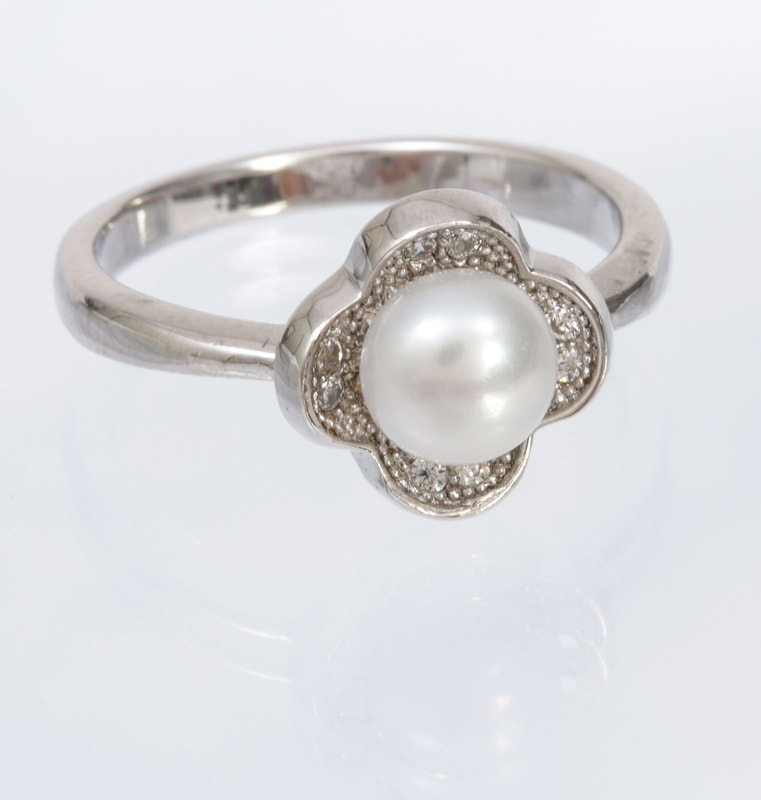 Jewelry Photography silver and pearl ring